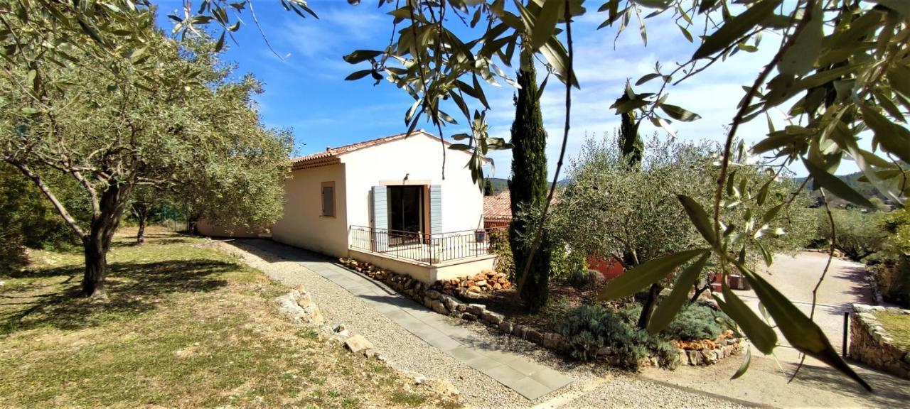 O Patio Du Mas Bed & Breakfast Callas Bagian luar foto